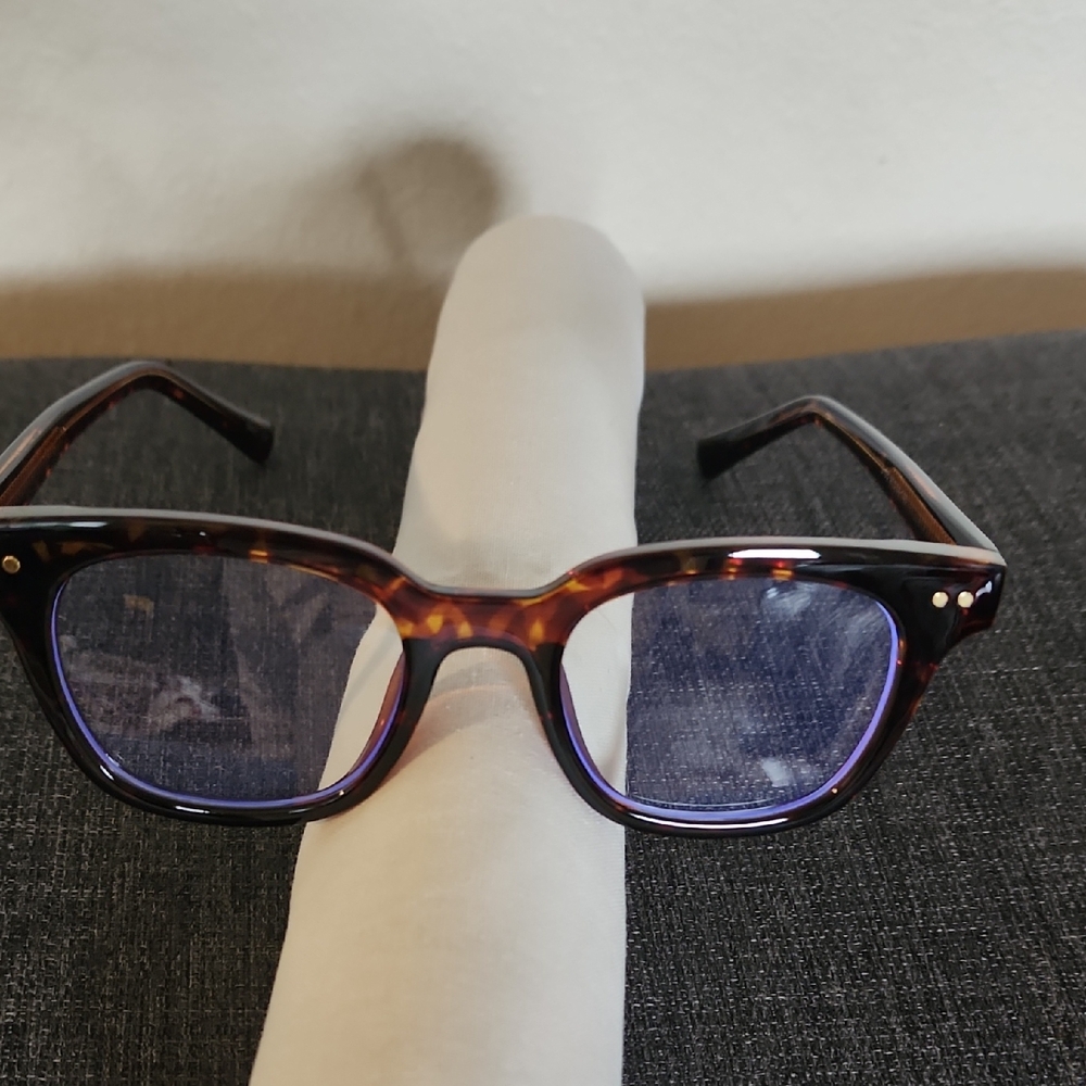 BLUE LIGHT BLOCKING GLASSES